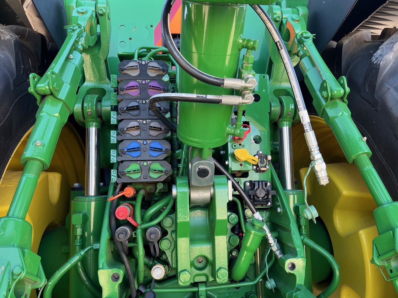 2024 8R 410 - 427446,  image number 16