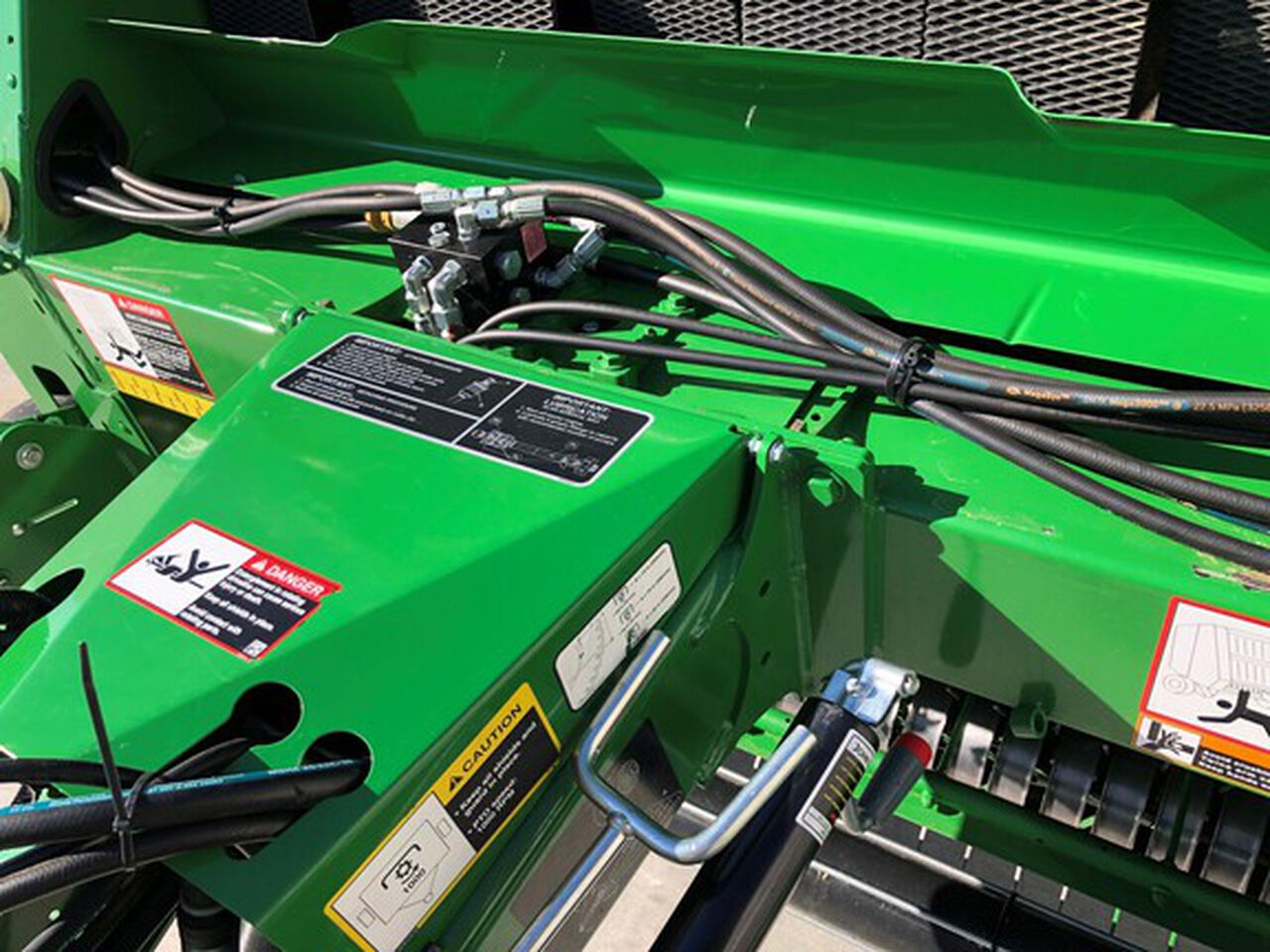 2022 560M - 423950,  image number 6