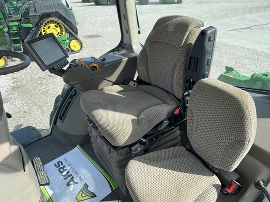 2016 8245R - 438969,  image number 5