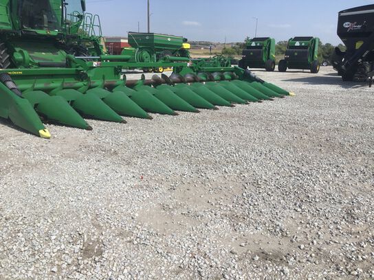 2023 C12F - 435466,  image number 5