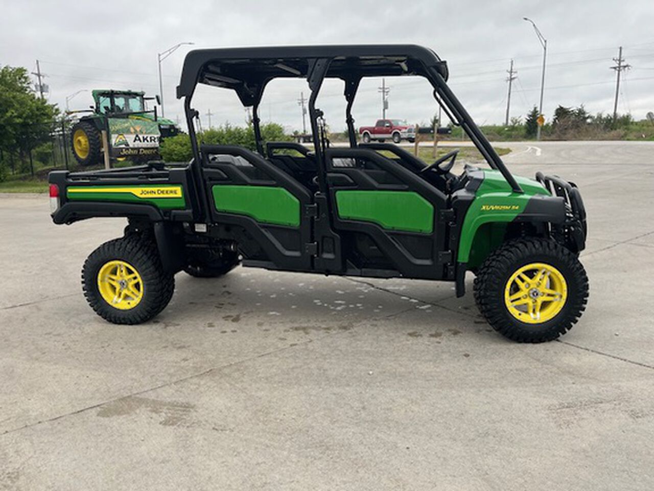 2023 XUV 825M S4 - 419432,  image number 3