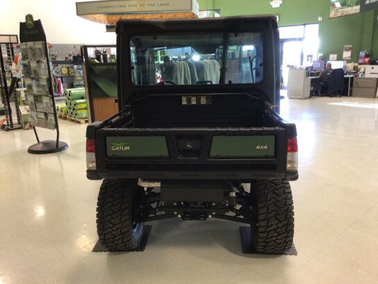 2024 XUV835M - 429704,  image number 4