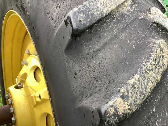 2012 8335R - 440418,  image number 31