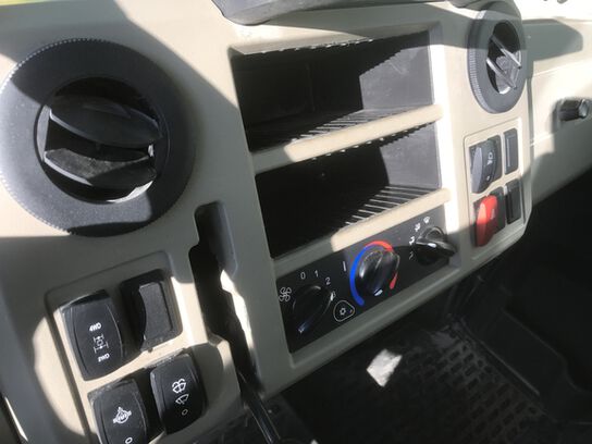 2022 XUV 835R - 439954,  image number 7