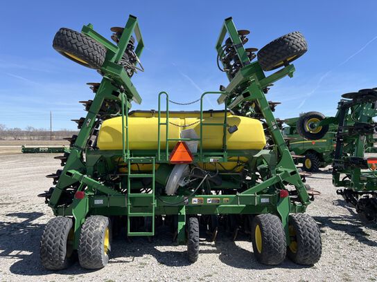 2010 1990 - 405553,  image number 4