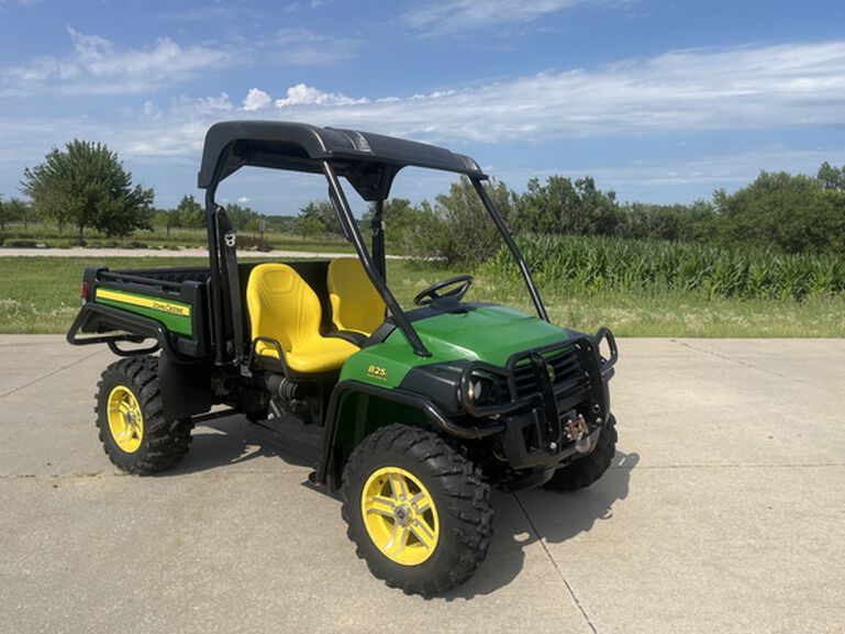 2013 XUV 825I - 418773, 