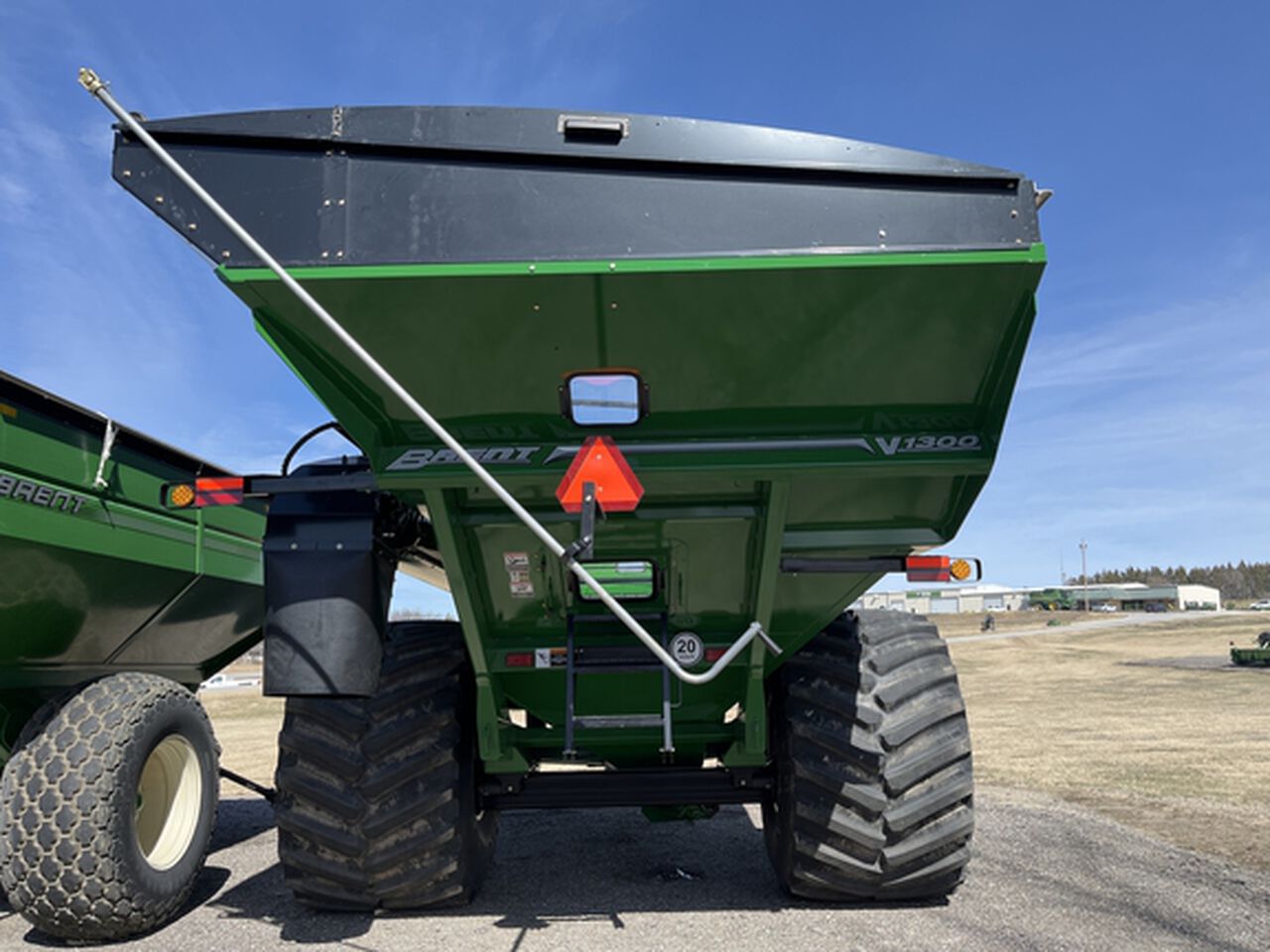  V1300 - 444639,  image number 4