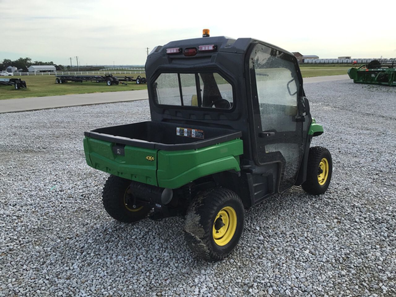 2016 XUV 590I - 437657,  image number 3