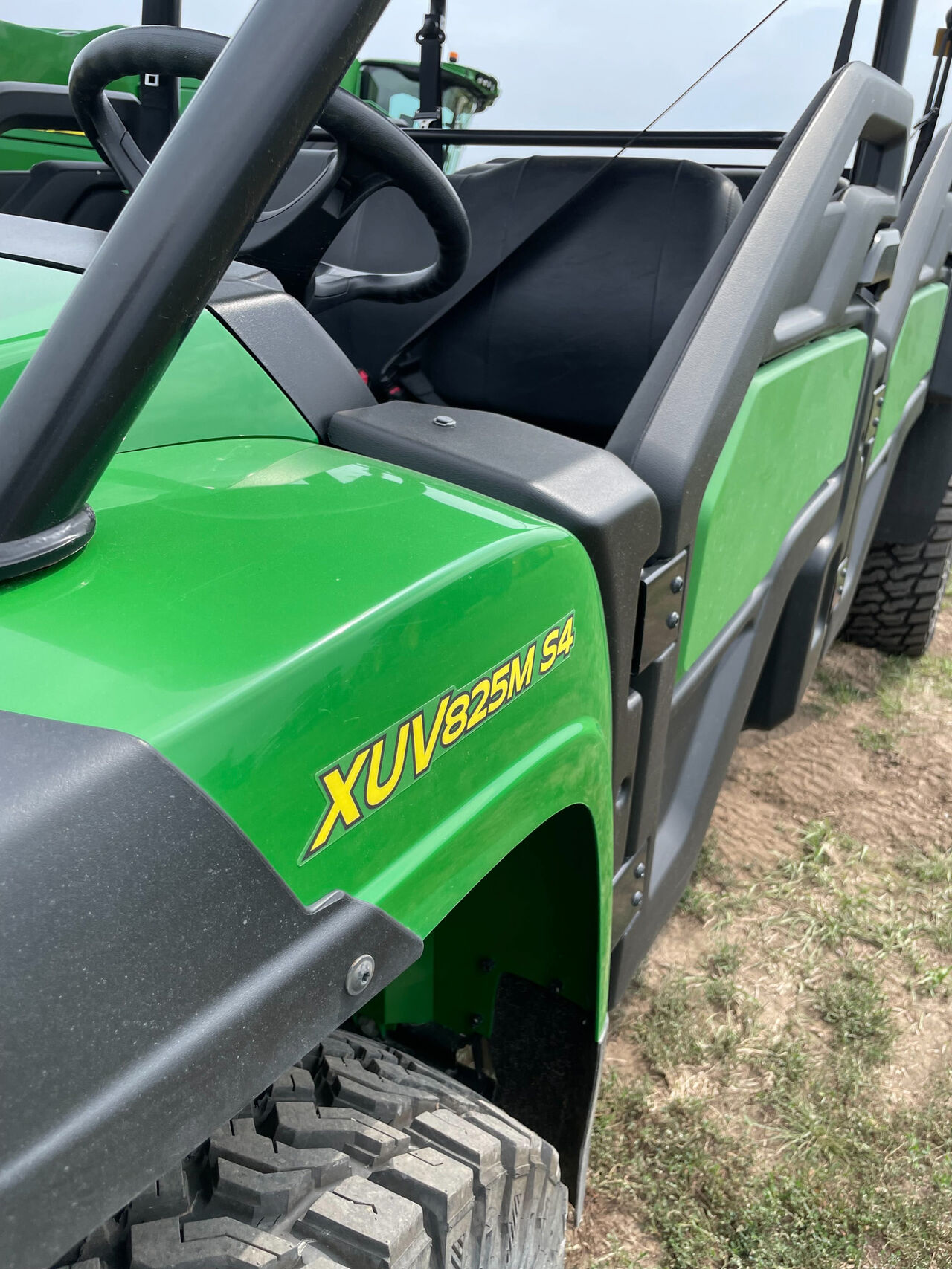 2023 XUV 825M S4 - 419432,  image number 6