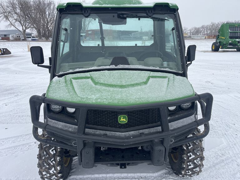 2020 XUV 835R - 437822, 