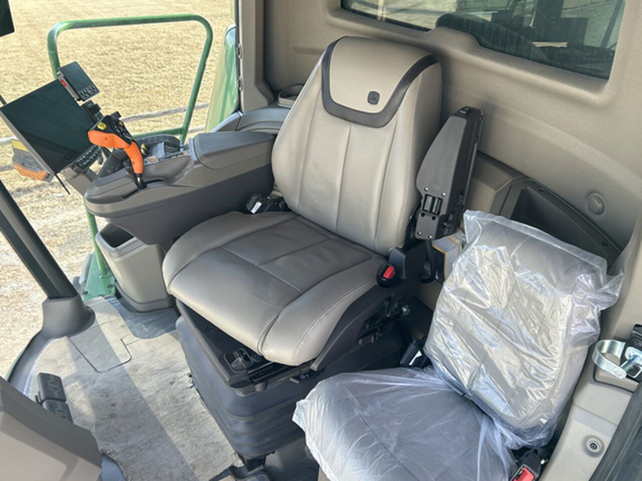 2025 S7 700 - 442020,  image number 9