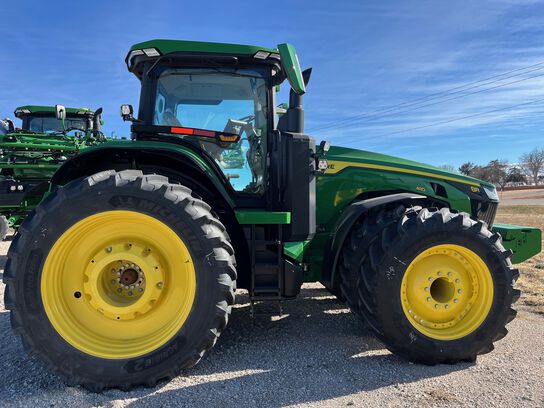 2024 8R 410 - 427446,  image number 6