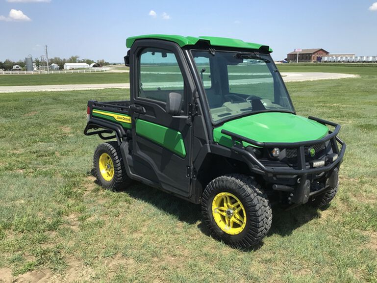 2023 XUV 835R - 437703, 
