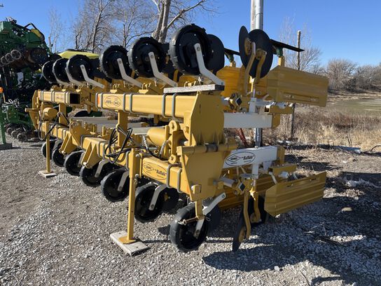 2022 6300 - 402543,  image number 0