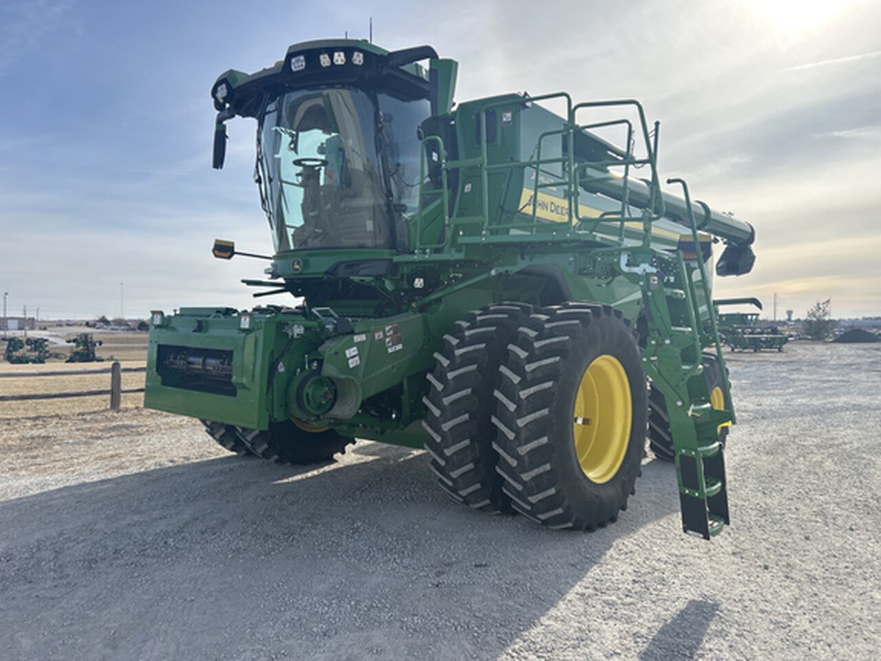 2025 S7 700 - 442020,  image number 2