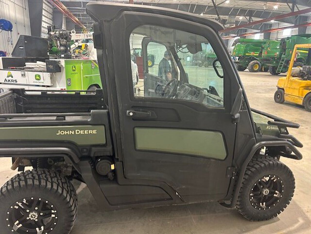 2023 XUV 835M - 441954,  image number 3