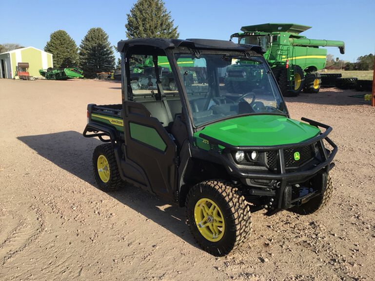 2023 XUV 835M - 412559, 