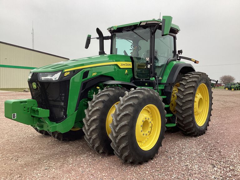 2024 8R 250 - 435128, 