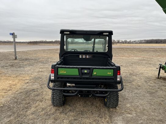 2023 XUV835M - 412560,  image number 4