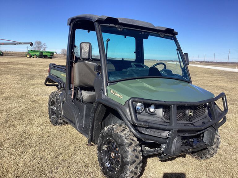 2018 XUV 835M - 437209, 