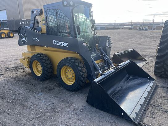 2023 320G - 441986,  image number 0