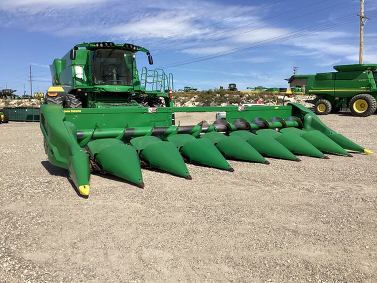 2022 C8R - 440968,  image number 3