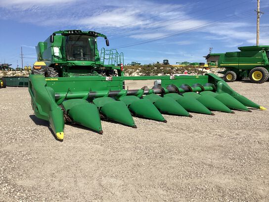 2022 C8R - 440968,  image number 3