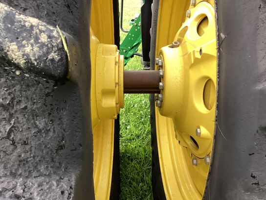 2012 8335R - 440418,  image number 26