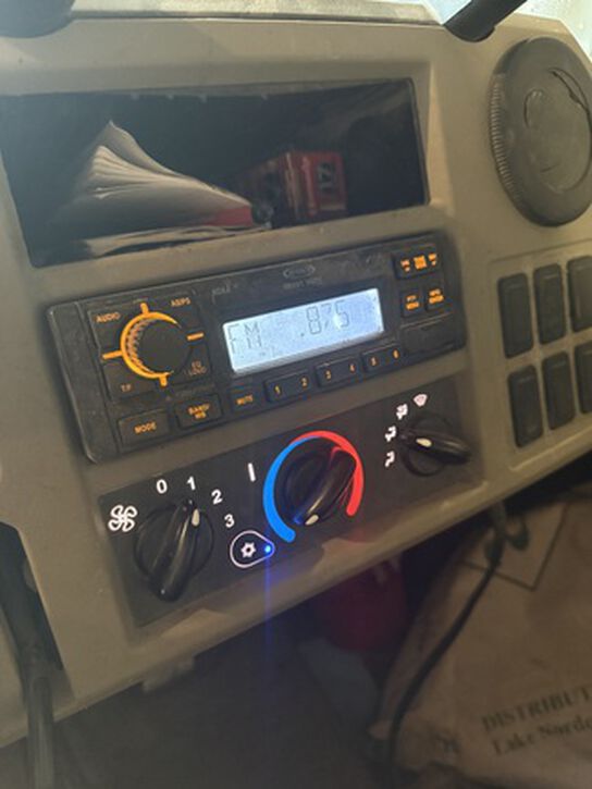 2023 XUV 835R - 440523,  image number 3