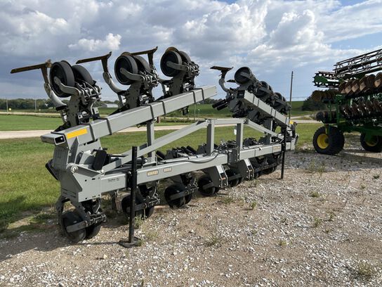 2013 6000 - 440810,  image number 1