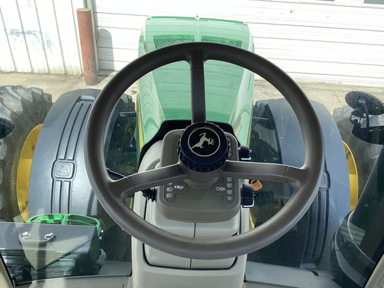 2017 8345R - 437288,  image number 9