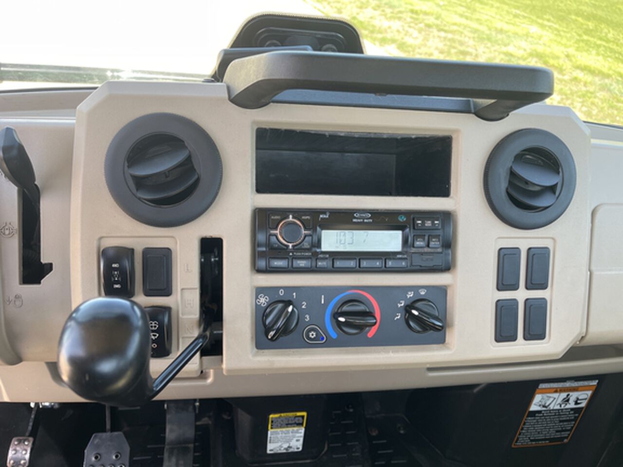 2020 XUV 835R - 437822,  image number 11