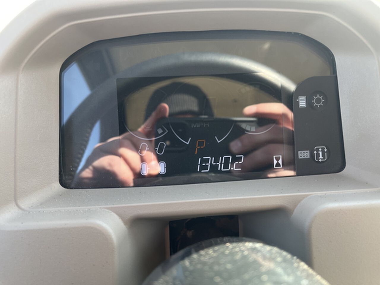 2021 XUV 835R - 438768,  image number 8