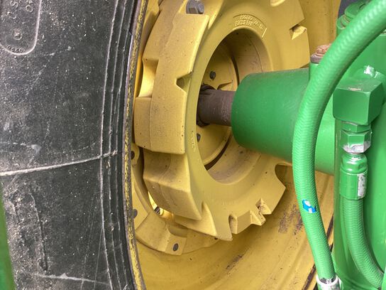 2013 7215R - 430506,  image number 24