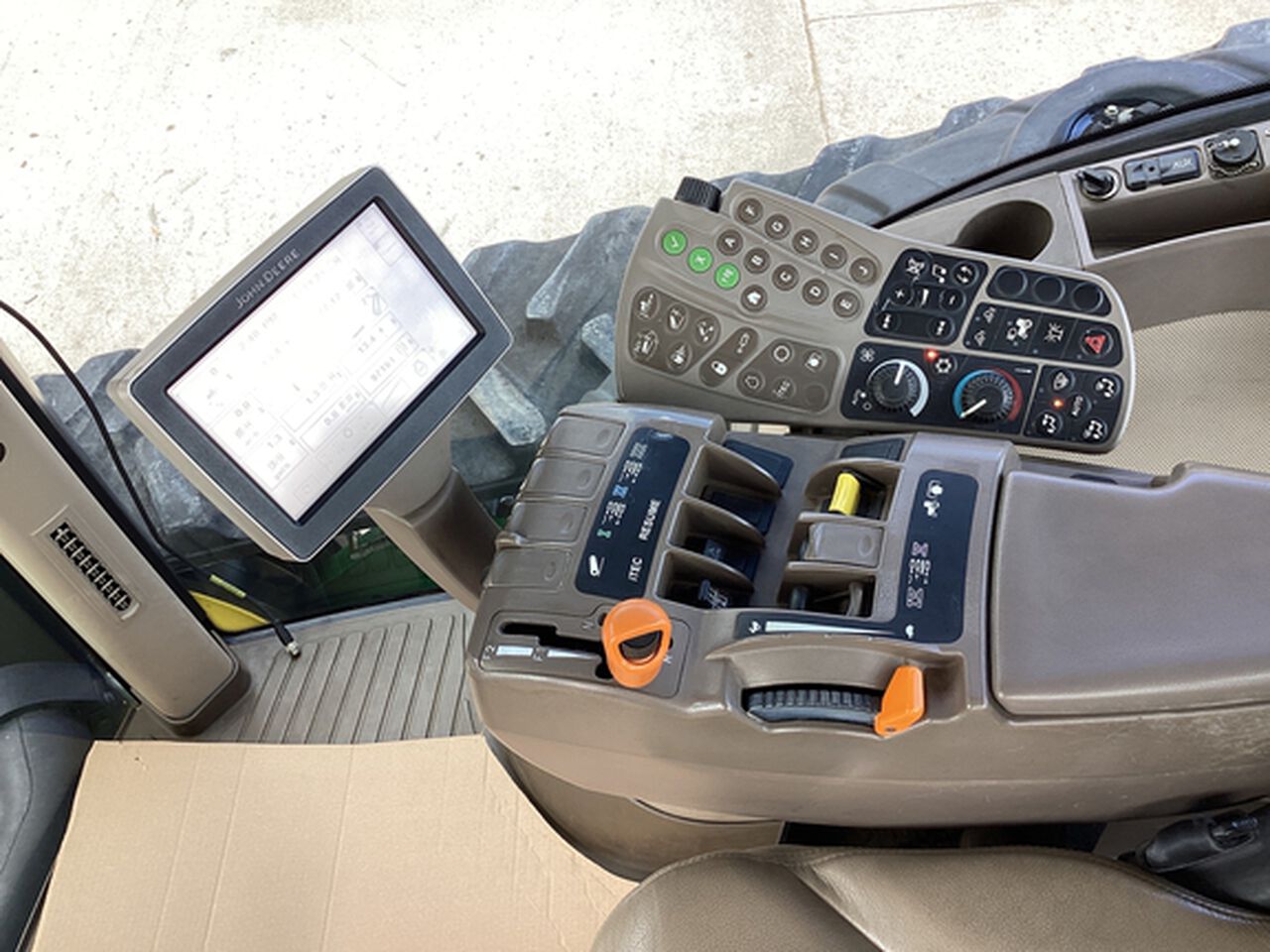 2013 8360RT - 441494,  image number 11