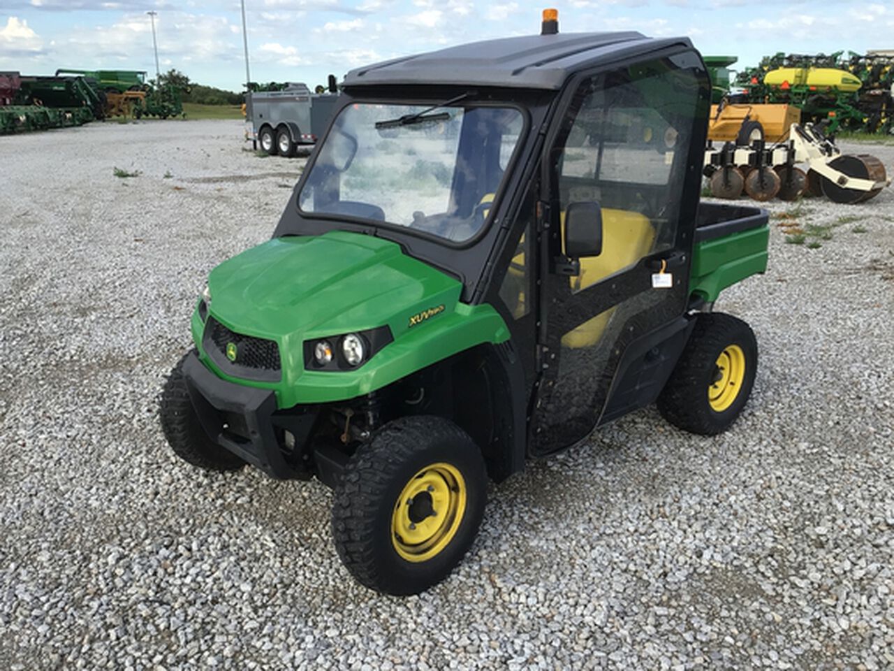 2016 XUV 590I - 437657,  image number 2