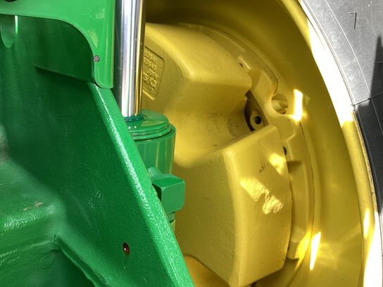 2017 8345R - 437288,  image number 18