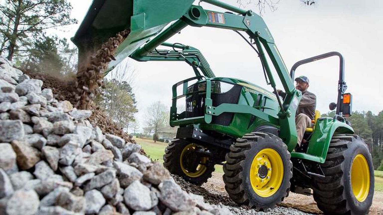 3038E Compact Utility Tractor,  image number 0