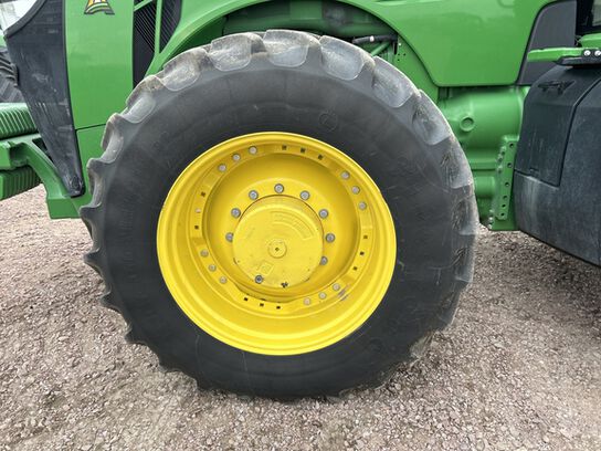 2020 8245R - 429610,  image number 10