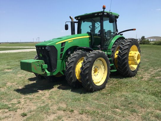 2010 8345R - 418227,  image number 2