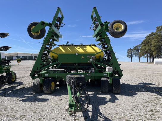 2010 1990 - 405553,  image number 1