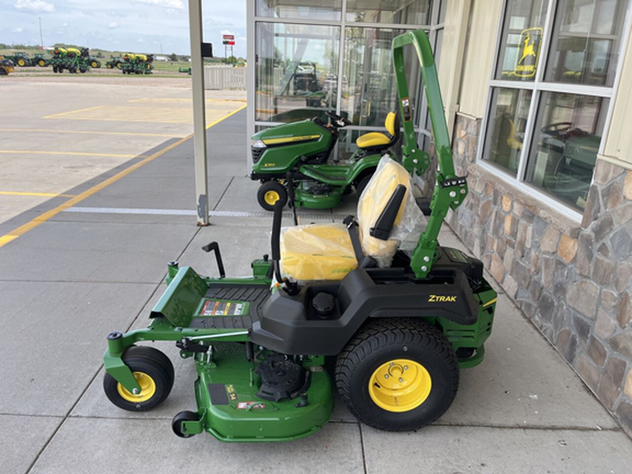 2026 Z530M - 444095,  image number 3