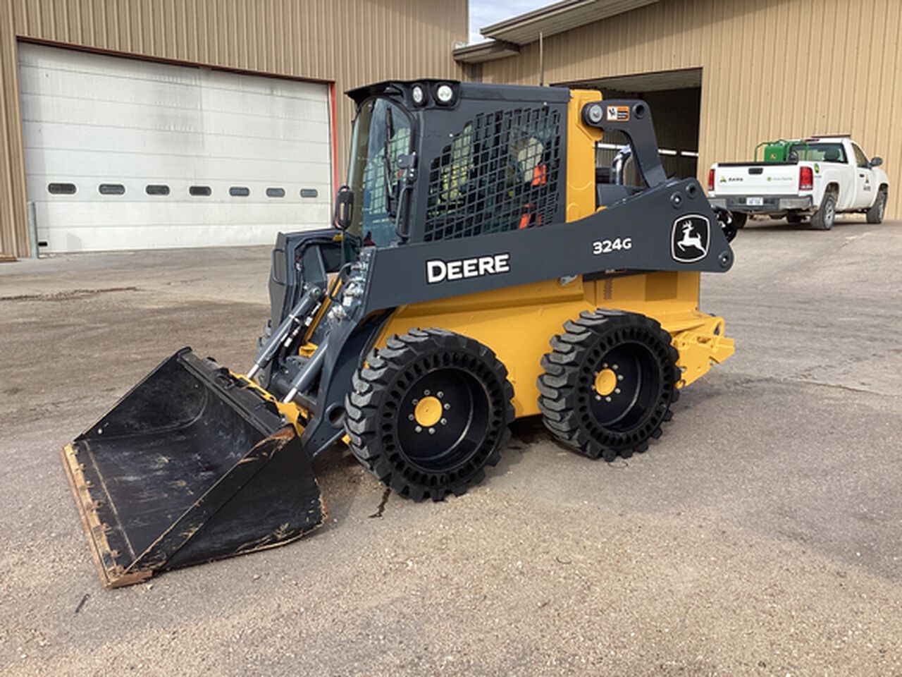 2024 324G - 440308,  image number 8