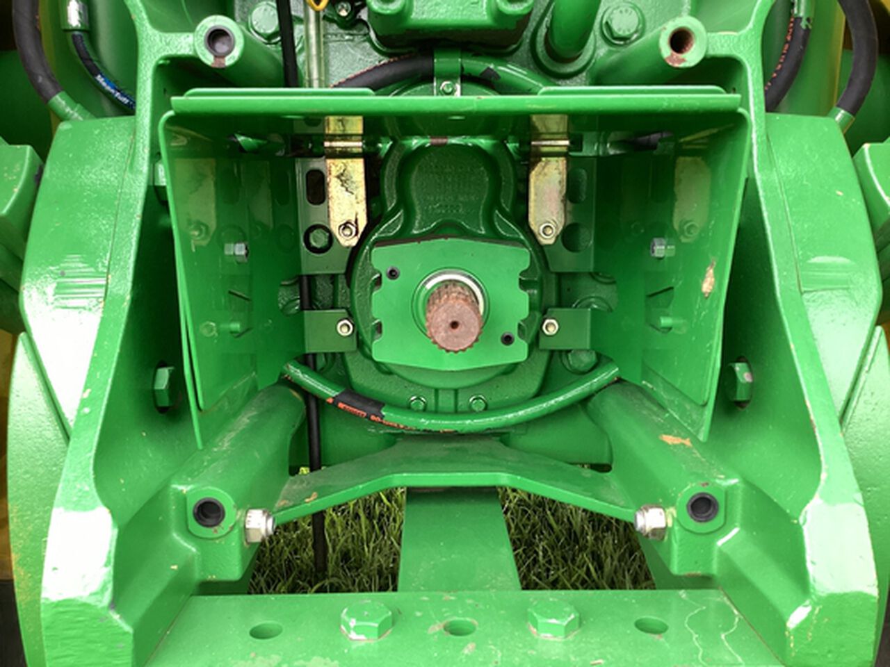 2012 8335R - 440418,  image number 24