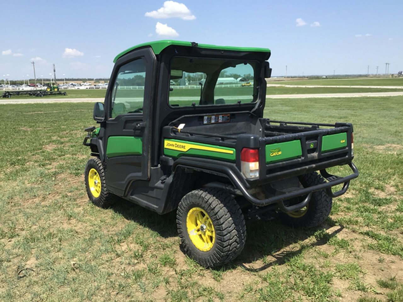 2023 XUV 835R - 437703,  image number 5