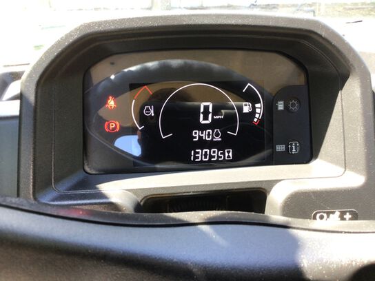 2019 XUV 835M - 438369,  image number 9