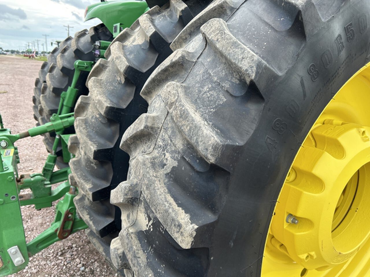 2020 8245R - 429610,  image number 7