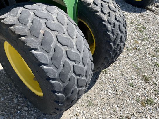 2010 1990 - 405553,  image number 13