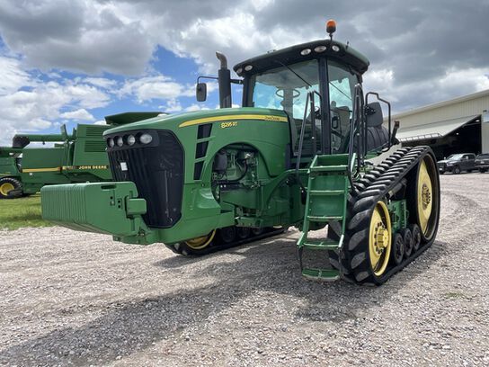 2010 8295RT - 439915,  image number 2