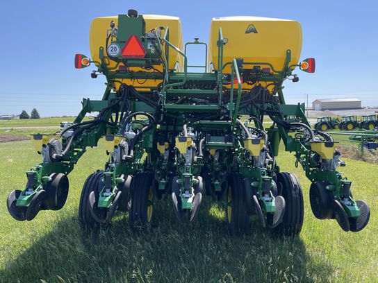 2023 1795 - 408262,  image number 4